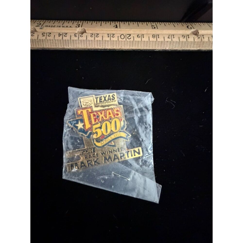 VTG 1998 NASCAR Texas 500 Race Winner Mark Martin Lapel Pin
